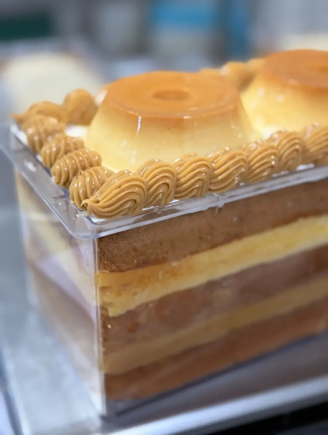 Soporte de Acrílico para Cake Slices con tapa y espátula